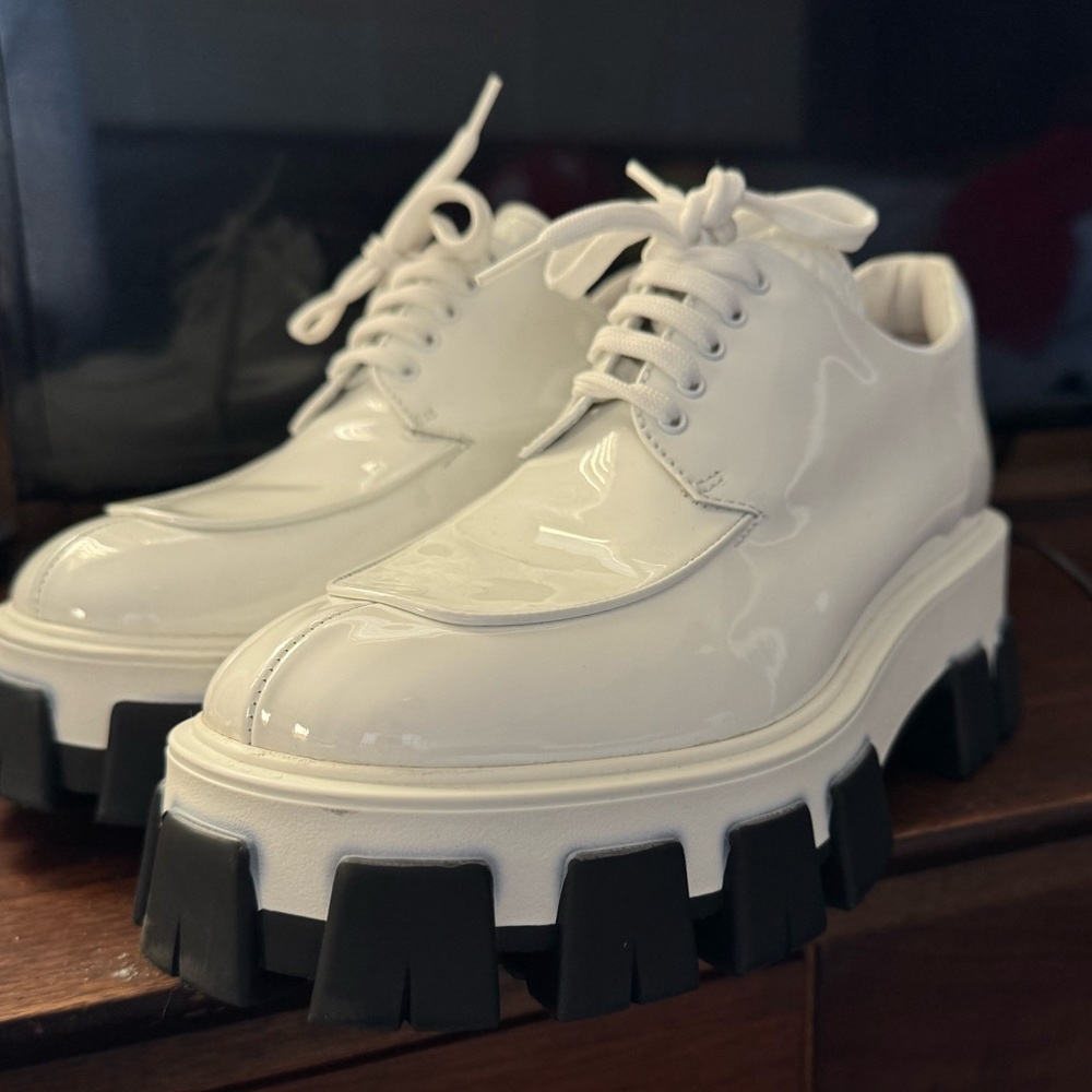 Prada monolith Patent leather lace-up shoes EU 39 1/2